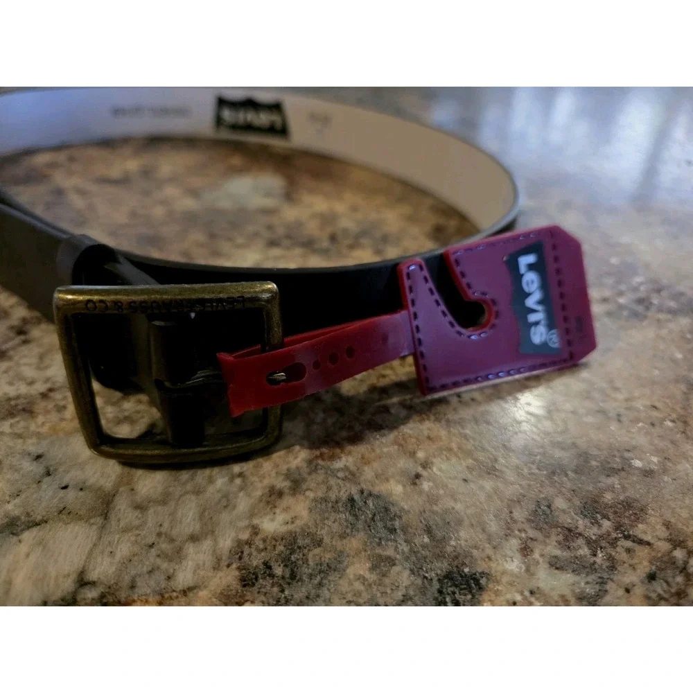 New Levis New Mens Belt.Size Large. RN129919. Brown.